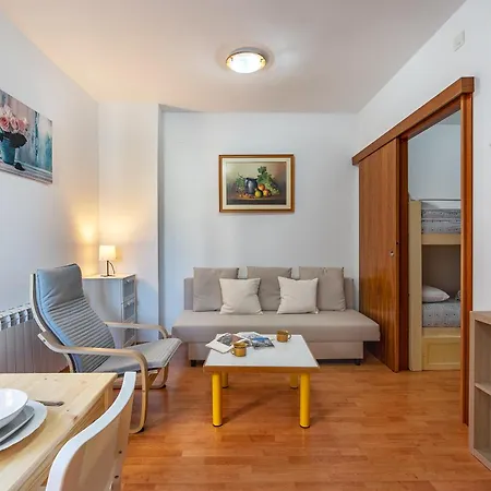 Edif Serraneu Estudio Apartment *